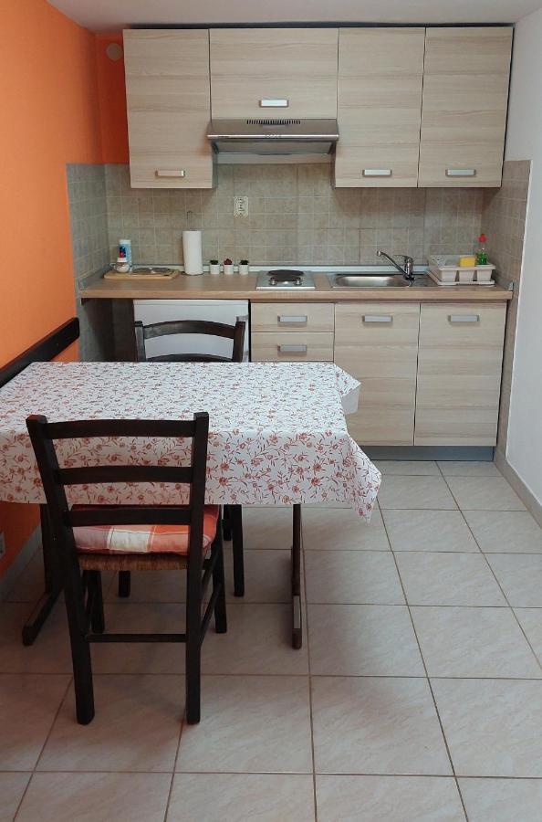 Apartment Drenovica プーラ エクステリア 写真