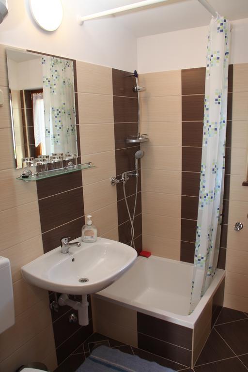 Apartment Drenovica プーラ 部屋 写真